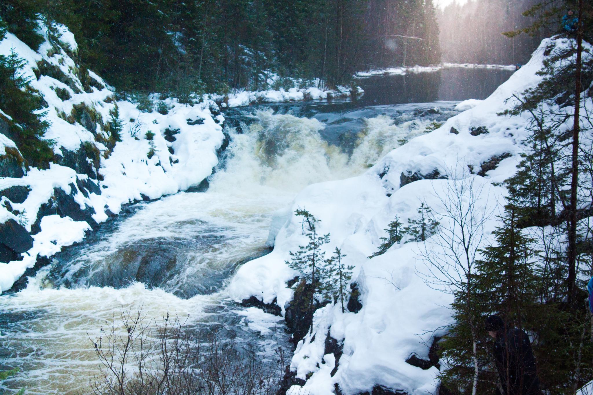 Красивые места в Карелии водопад Кивач