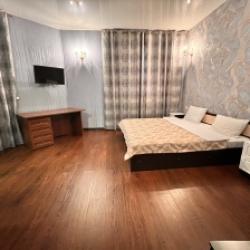 Комната полулюкс с 1 двуспальной кроватью