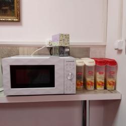 Капсула в 10-местном общем женском номере (общие удобства)
