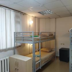 Кровать в 6-местном общем мужском номере