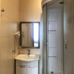 Номер стандарт с 1 двуспальной кроватью (с завтраком)