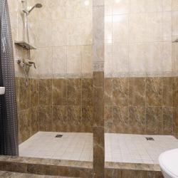 Коттедж стандарт с 2 односпальными и 1 двуспальной кроватью