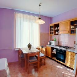 4-комнатные апартаменты стандарт ул. Красная, 42 (74-048)