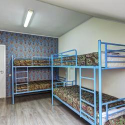Кровать в 6ти местном мужском номере (мансарда) (общие удобства)