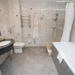 Номер делюкс с 2 односпальными кроватями (с завтраком)