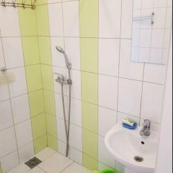 Улучшенная комната с 1 двуспальной кроватью и 1 двухъярусной кроватью