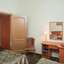 Номер стандарт с 2 односпальными кроватями (с завтраком) (корпус 7) 3*