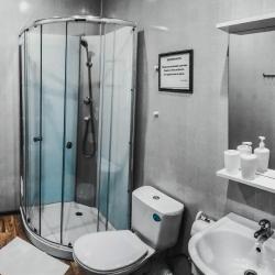 Номер комфорт с 1 двуспальной кроватью (с завтраком)
