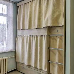Кровать в 12-местном общем номере