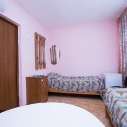 Номер стандарт с двумя односпальными кроватями (здание санатория)