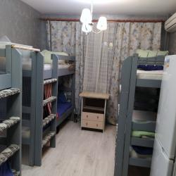 Кровать в 6-местном общем мужском номере (9)