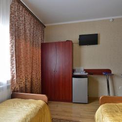 Номер стандарт с 2 односпальными кроватями (с завтраком)