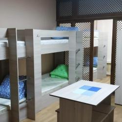 Кровать в 8-ти местном мужском номере