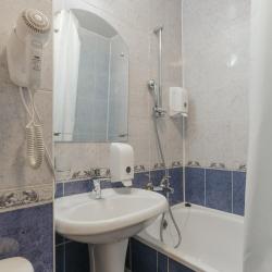 Номер стандарт с 2 односпальными кроватями (с полупансионом)