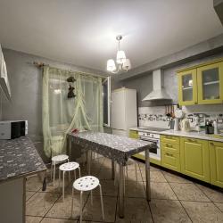 Кровать в 7-местном общем мужском номере (8)