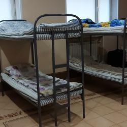 Кровать в 10-местном общем мужском номере