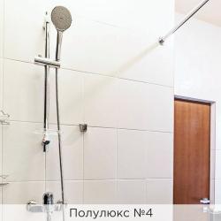 2-местный номер полулюкс с 1 двуспальной кроватью (с завтраком)