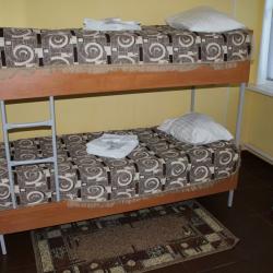 Кровать в 4-местном общем женском номере
