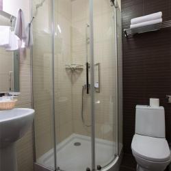 Номер стандарт с 1 двуспальной кроватью и балконом