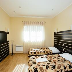 Номер стандарт с 2 односпальными кроватями (с завтраком)