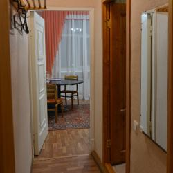 Четырёхместный Стандарт c 2 односпальными кроватями и диваном (3 этаж)
