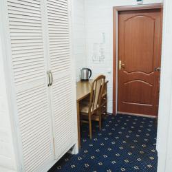 Номер эконом с 2 односпальными кроватями (с завтраком)