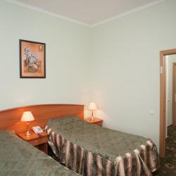 Номер стандарт с 2 односпальными кроватями (с завтраком) (корпус 7) 3*