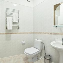 Номер стандарт с 1 двуспальной кроватью (с завтраком)