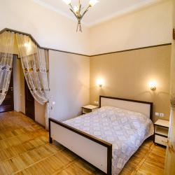 Номер стандарт с 1 двуспальной кроватью