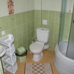 Номер улучшенный с 1 односпальной и 1 двуспальной кроватью
