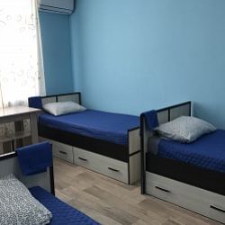 Кровать в 4-местном общем женском номере