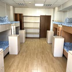 Кровать в 12-местном общем женском номере