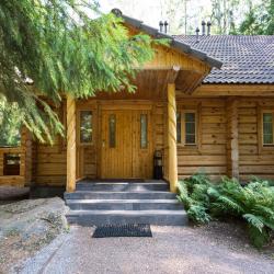 Коттедж апартаменты с 2 двуспальными кроватями Лесной