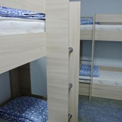 Кровать в 6-ти местном мужском номере