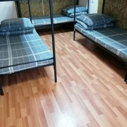 Кровать в 8-местном общем номере
