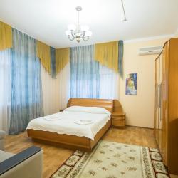 Номер комфорт улучшенный с 1 двуспальной кроватью (с завтраком)