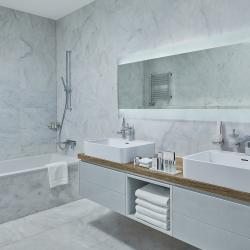 Corner Grand Apartment (с завтраком)