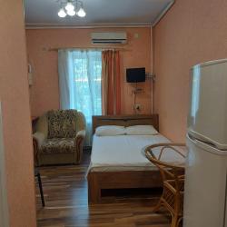 Тюльпановая комната с двуспальной кроватью
