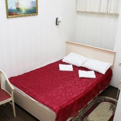 Номер эконом с 1 двуспальной кроватью
