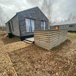 Коттедж стандарт с 2 односпальными и 1 двуспальной кроватью