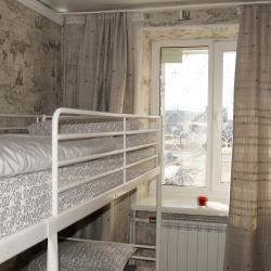 Кровать в 8-местном общем номере