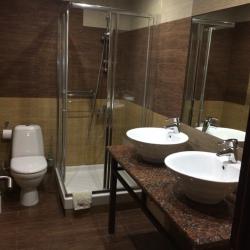 2-комнатный номер стандарт с 2 односпальными и 1 двуспальной кроватью