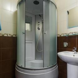 Комната с основными удобствами