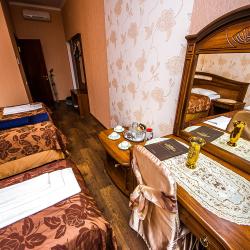 Улучшенный терхместный номер с балконом по тарифу с завтраком