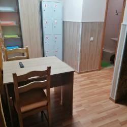 Кровать в 8-местном общем номере