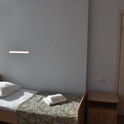Номер стандарт семейный с 4 односпальными кроватями (корпус 1, мансарда)