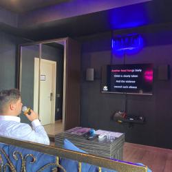 Номер делюкс улучшенный с 1 двуспальной кроватью