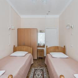 Номер стандарт с 2 односпальными кроватями (с завтраком)
