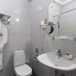 Номер стандарт улучшенный с 1 двуспальной кроватью (с пансионом)