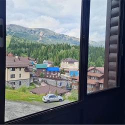 Номер полулюкс с 1 двуспальной кроватью и диваном